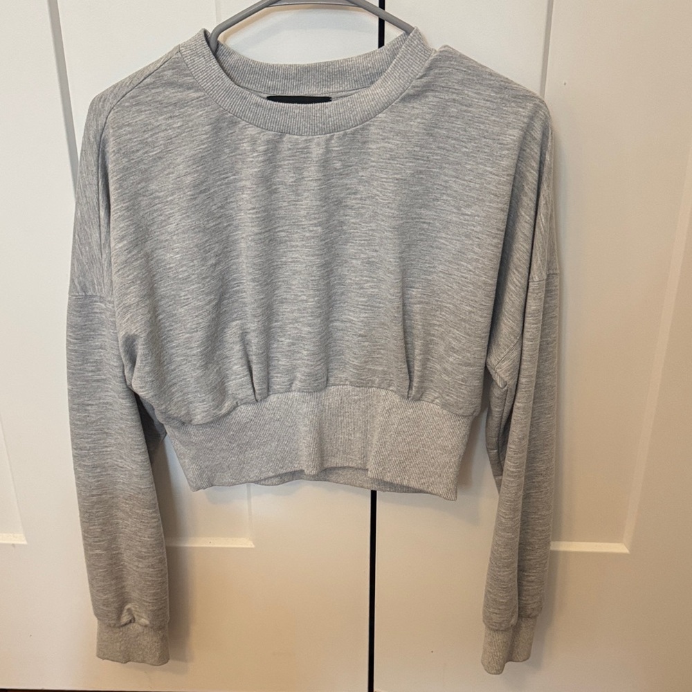 Cider Light Gray Cropped Crew Sweatshirt
